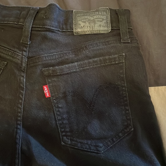 Levi’s shorts - Picture 3 of 6